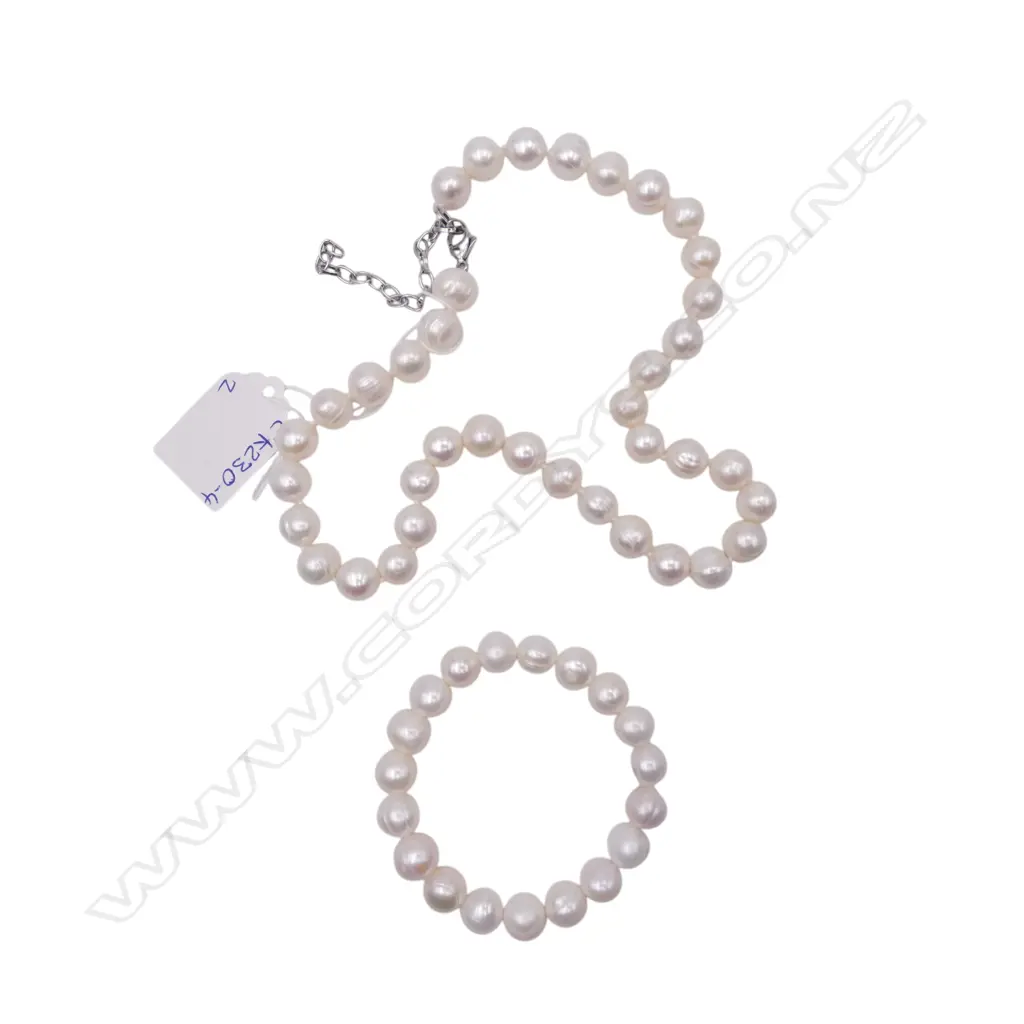 FRESHWATER PEARL NECKLACE & BRACELET SET  Image 1++