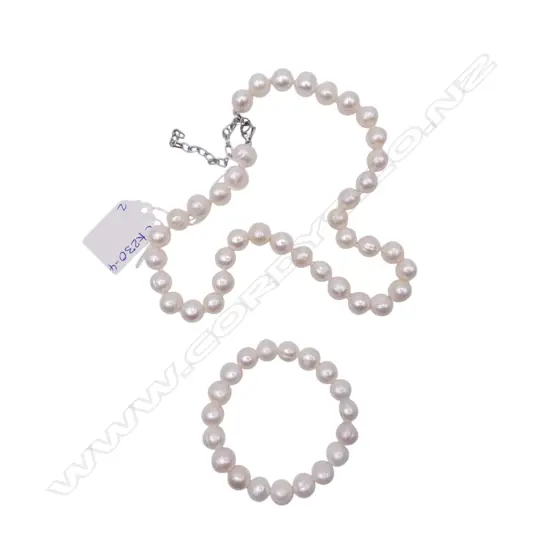 FRESHWATER PEARL NECKLACE & BRACELET SET 