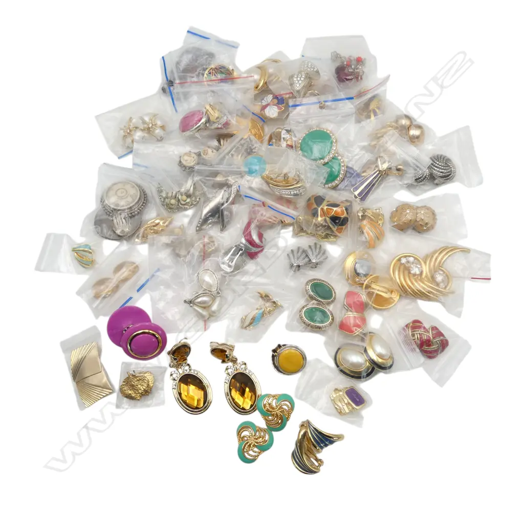 ASST. COSTUME JEWELLERY  Image 1++