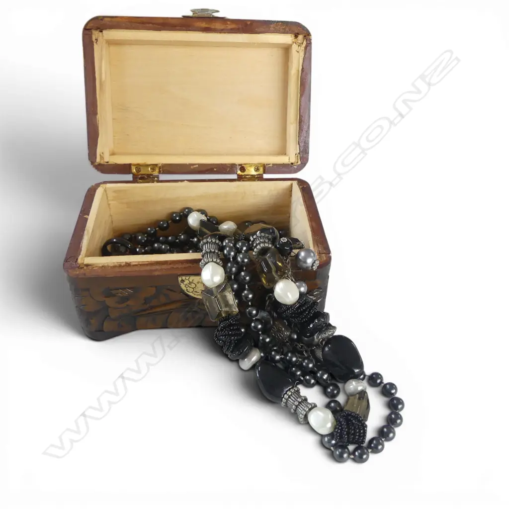 VINTAGE CARVED SMALL CAMPHOR BOX with selection costume necklaces: black beads etc Image 1++