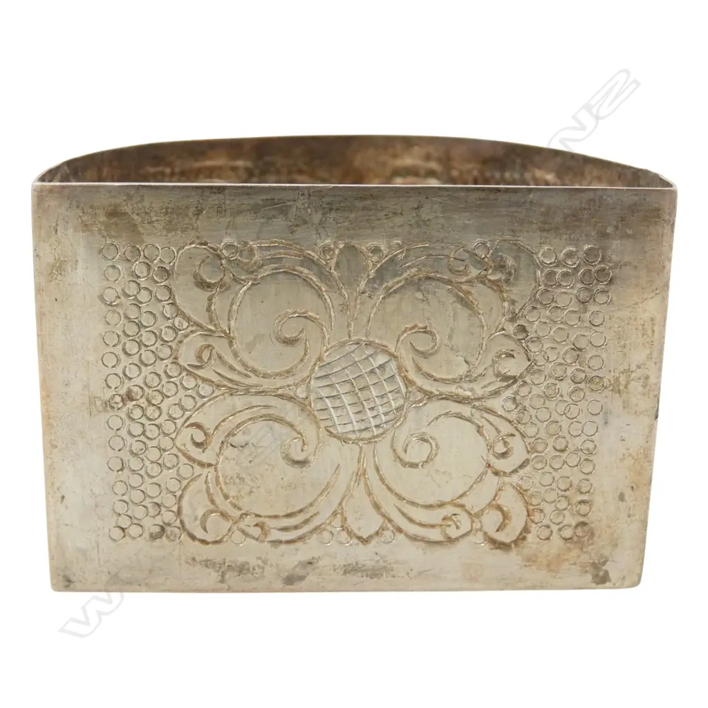 PR 935 SILVER NAPKIN RINGS, 40gms - SET WITH A STONE Image 1++