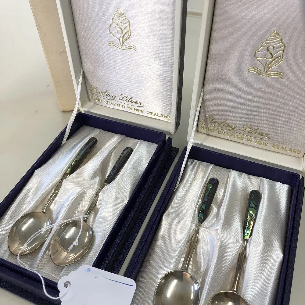 2 PRS OF NZ 'SHELLCRAFT' SILVER PAUA COFFEE SPOONS Image 1++