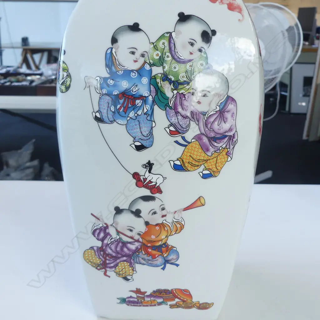 CHINESE 4 SIDED FAMILLE ROSE LIDDED JAR H370MM Image 1++