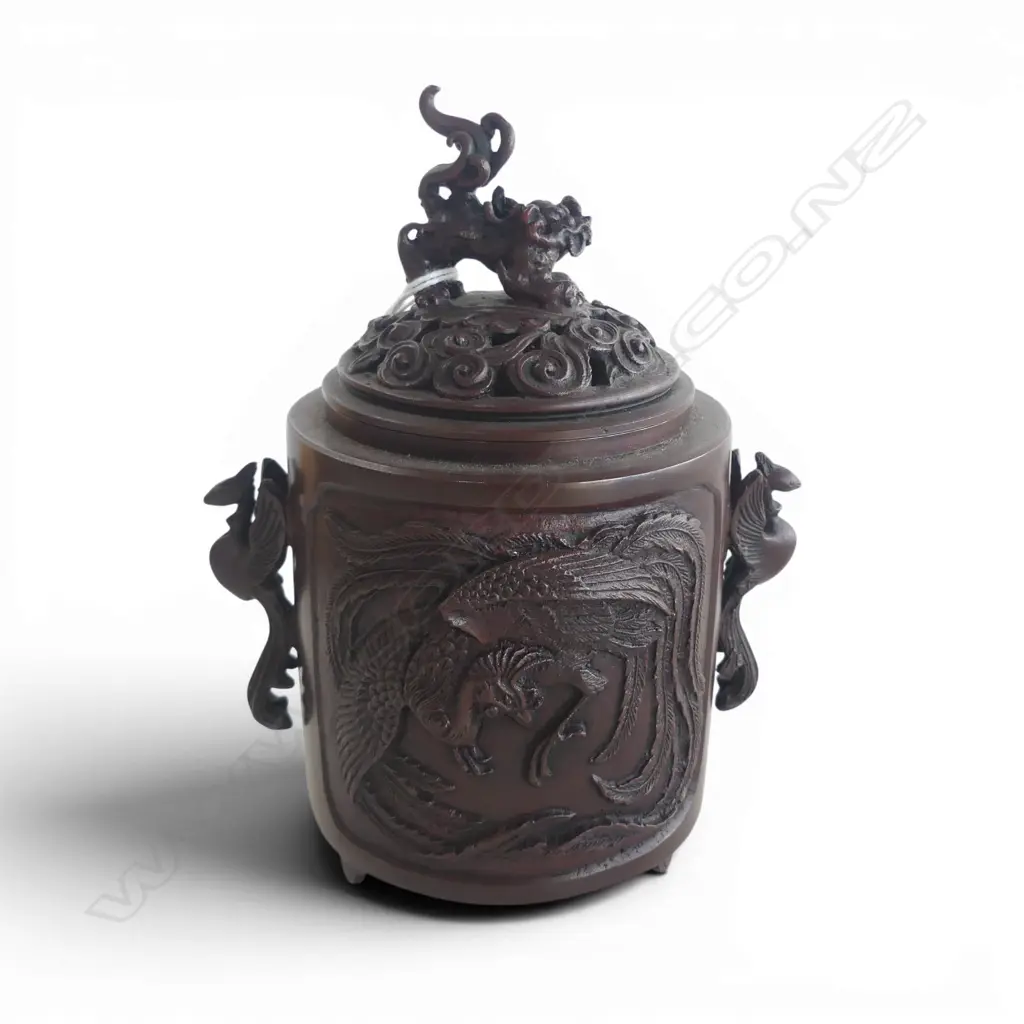 ORIENTAL FINELY CAST BRONZE INCENSE BURNER phoenix relief panels & handles. Shishi finial to cloud lid. Signed. H.150mm. Image 1++