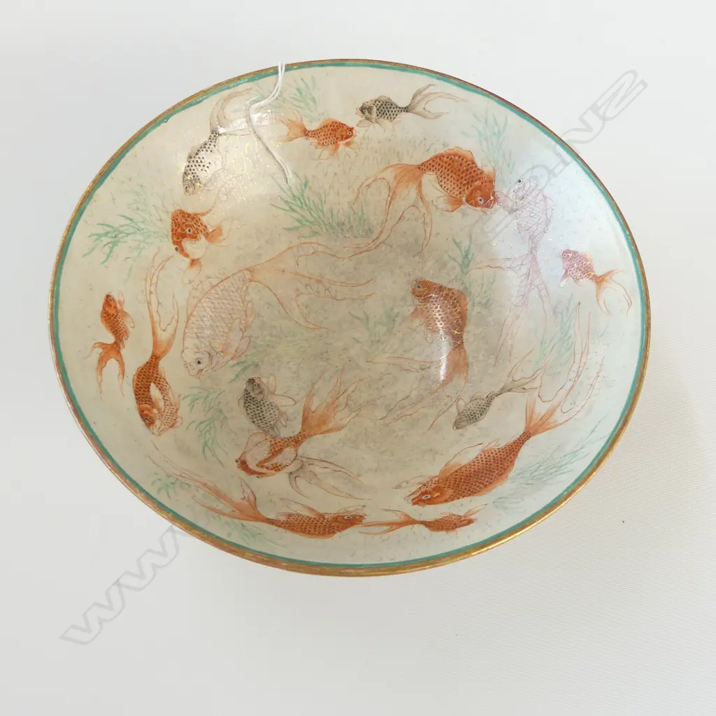 SATSUMA BOWL FISH DECORATION  RIM CHIP TO BASE DIA200MM Image 1++