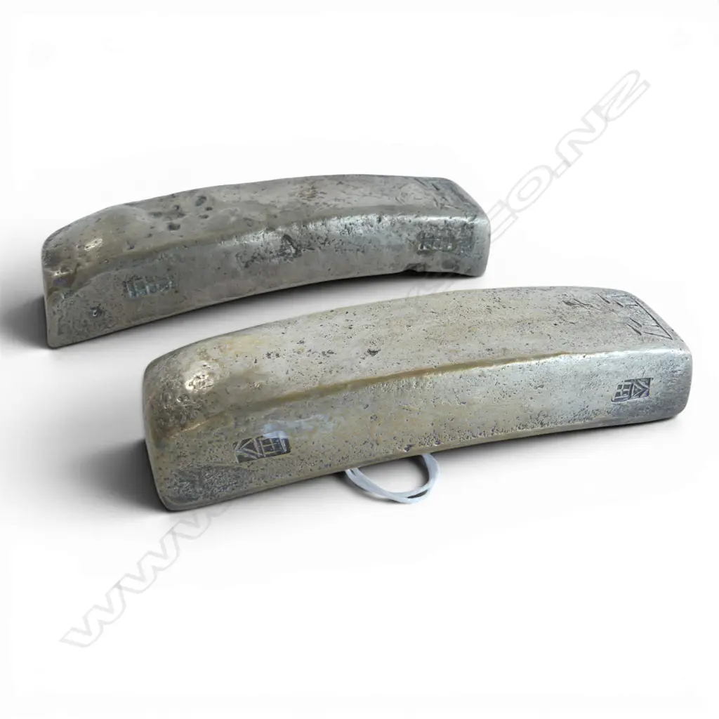 2 CHINESE MOSTLY COPPER INGOTS L.105mm Image 1++