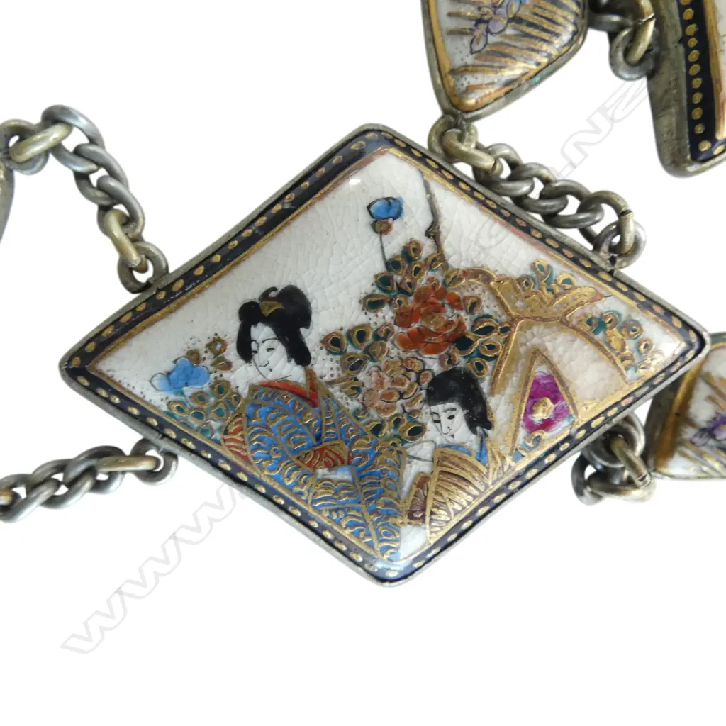 VINTAGE JAPANESE SATSUMA PANEL BELT: PROVENANCE FROM THE ESTATE OF PAT BOOTH RENOWNED NZ JOURNALIST Image 1++