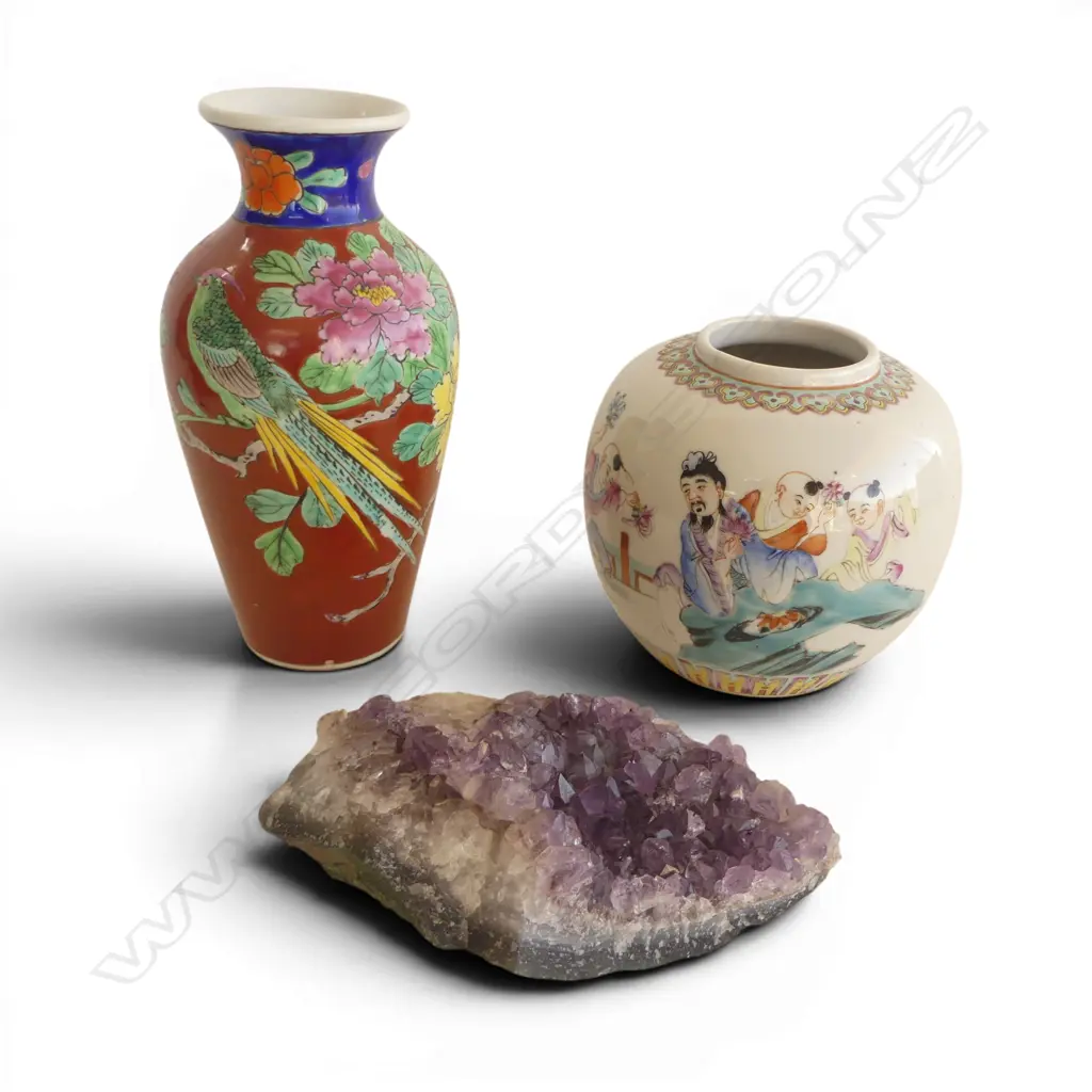 AMETHYST GEODE W.160mm + 2 ORIENTAL VASES H.180mm Image 1++