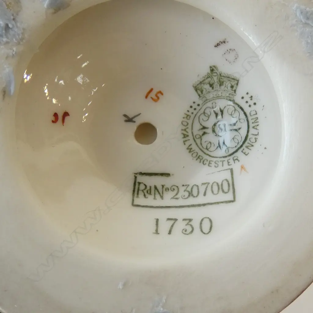 SML ROYAL WORCESTER HANDPAINTED VASE, H.140mm Image 1++