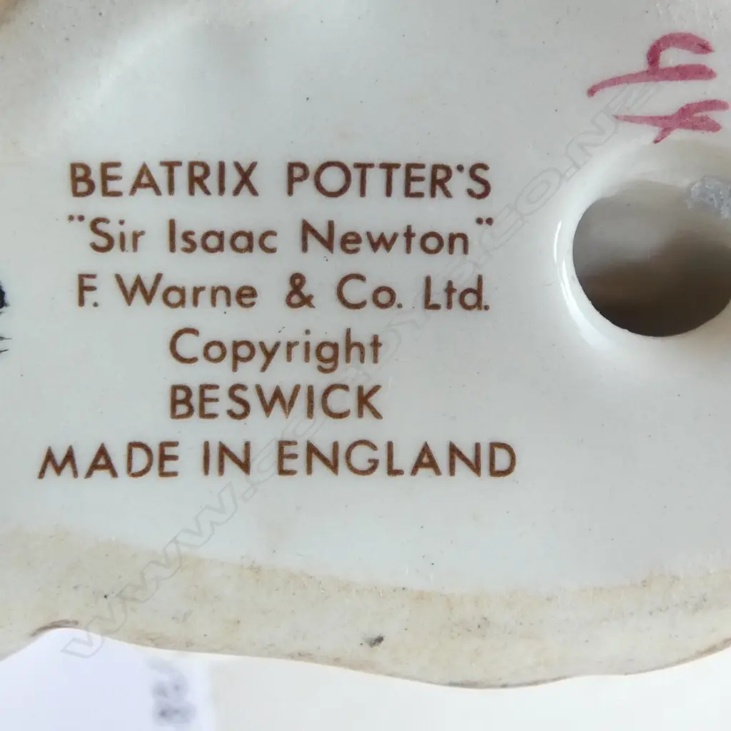 BESWICK BEATRIX POTTER 'SIR ISAAC NEWTON', H.100mm, brown backstamp 1948-1972 Image 1++