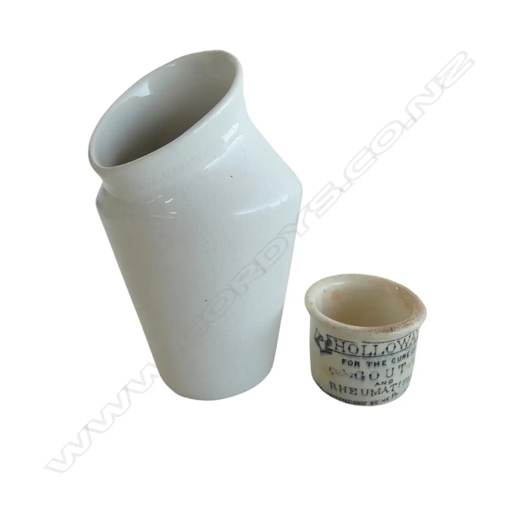 OLD CERAMIC 'IDEAL SICK FEEDER' JUG + 'HOLLOWAY'S OINTMENT' SMALL POT Image 1++