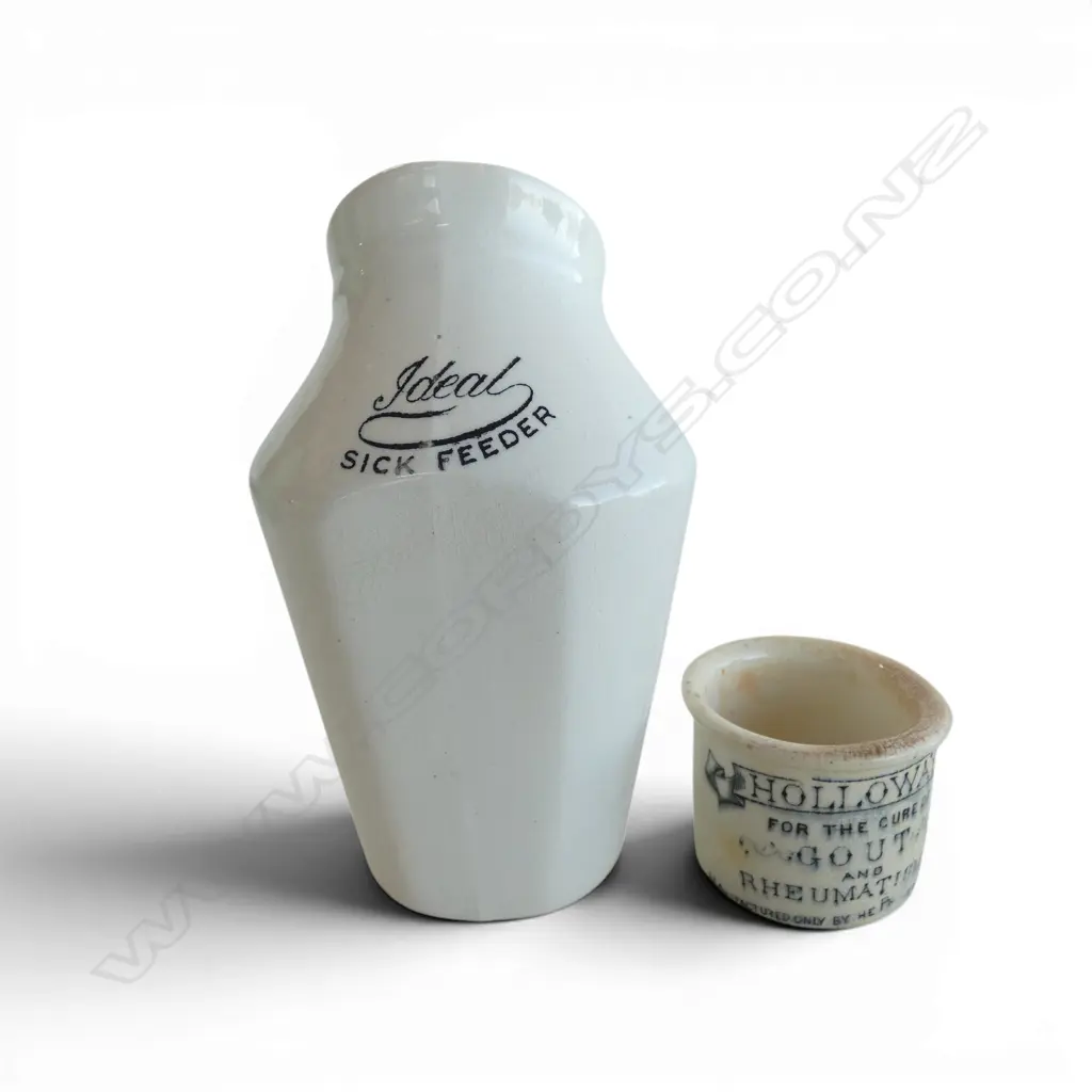OLD CERAMIC 'IDEAL SICK FEEDER' JUG + 'HOLLOWAY'S OINTMENT' SMALL POT Image 1++