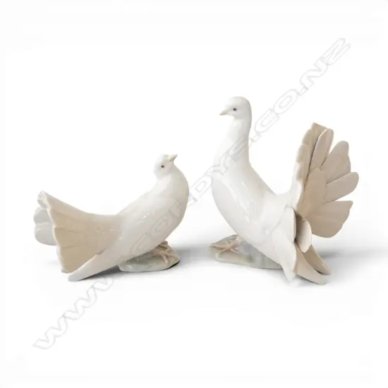 2 LLADRO DOVES H.210mm