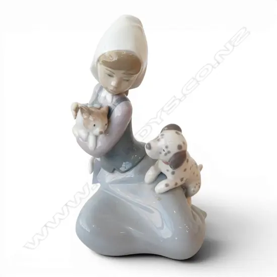 LLADRO LITTLE FRISKIES FIGURE H.190mm