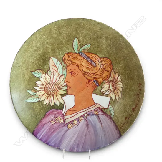 DECORATIVE NOUVEAU STYLE PLATE rim rubbbed Dia.250mm