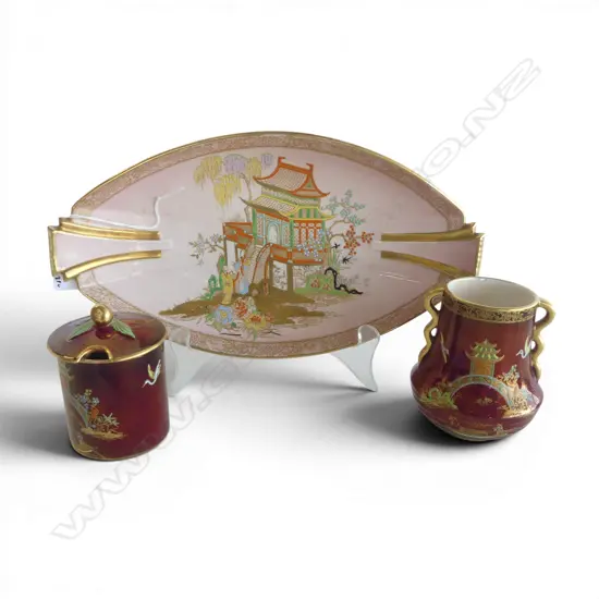 ROUGE ROYAL LIDDED HONEY POT H80MM VASE H90MM & PINK COULORWAY CARLTONWARE DISH L280MM