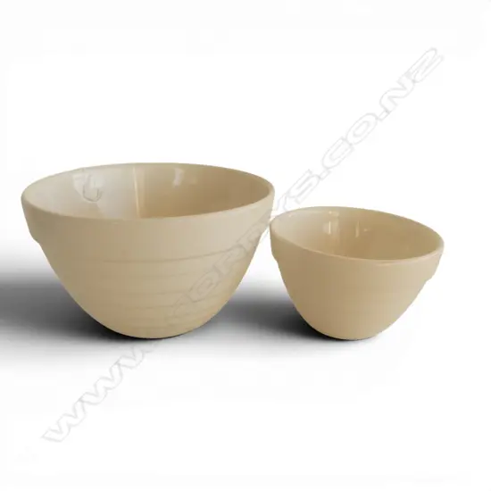 2 VINTAGE CROWN LYNN MIXING BOWLS Dia.180mm