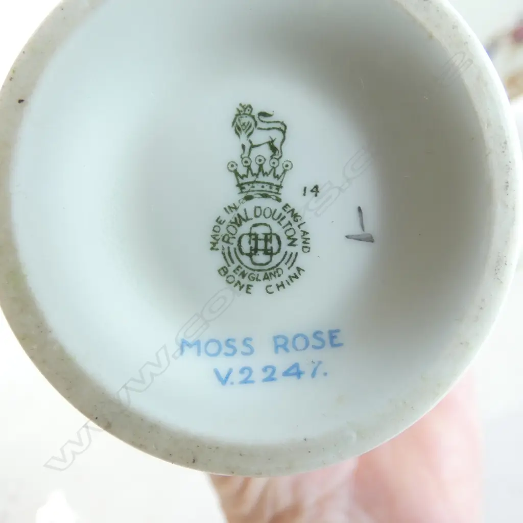 3 HAMMERSLEY SERVING DISHES, BELLEEK VASE, ROYAL DOULTON JUG & BASIN, L.270MM Image 1++