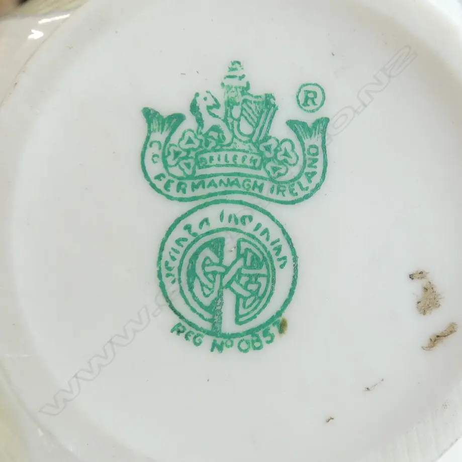 3 HAMMERSLEY SERVING DISHES, BELLEEK VASE, ROYAL DOULTON JUG & BASIN, L.270MM Image 1++