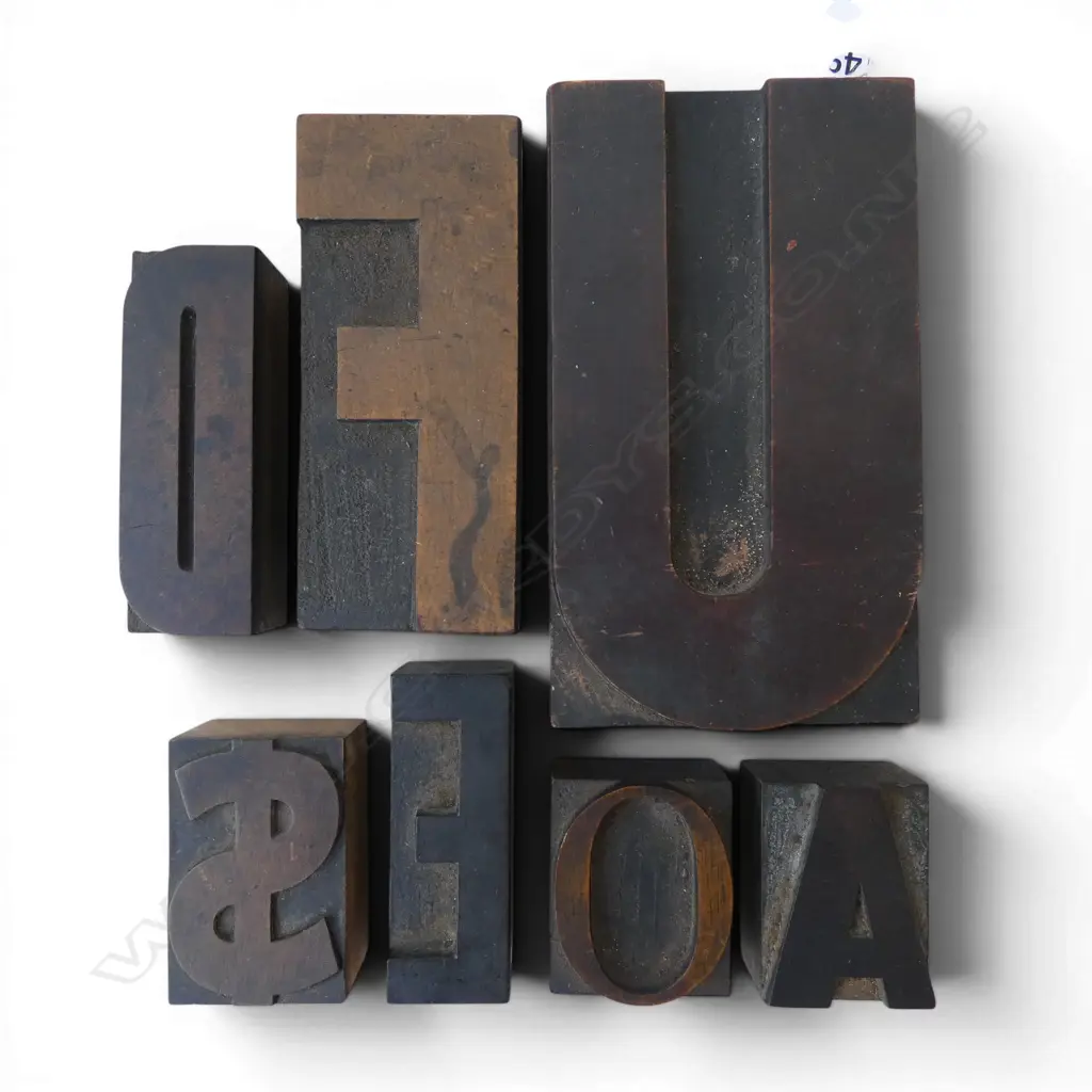 7 old wooden printers blocks, various sizes. Largest H.128mm Image 1++