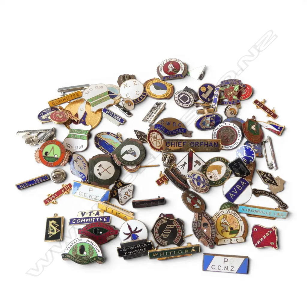 ASST. VINTAGE ENAMEL BADGES  Image 1++