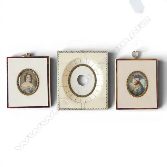 2 IVORY & TURTLE SHELL MINIATURES + IVORY MINIATURE FRAME 105x85mm