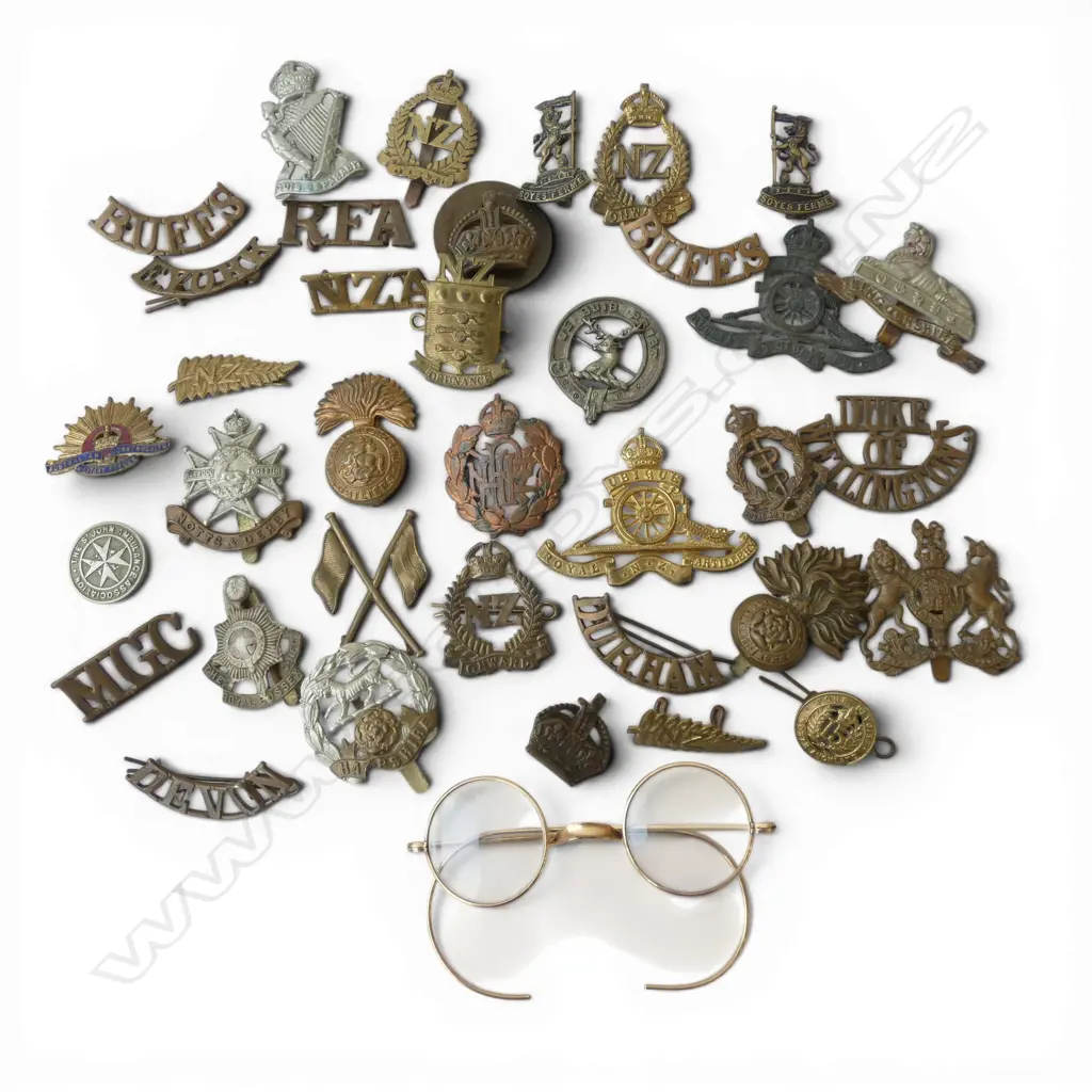 ASST. WWI / WWII BADGES + PR gp SPECTACLES BRIDGE 'DOUBLE 12CT' Image 1++