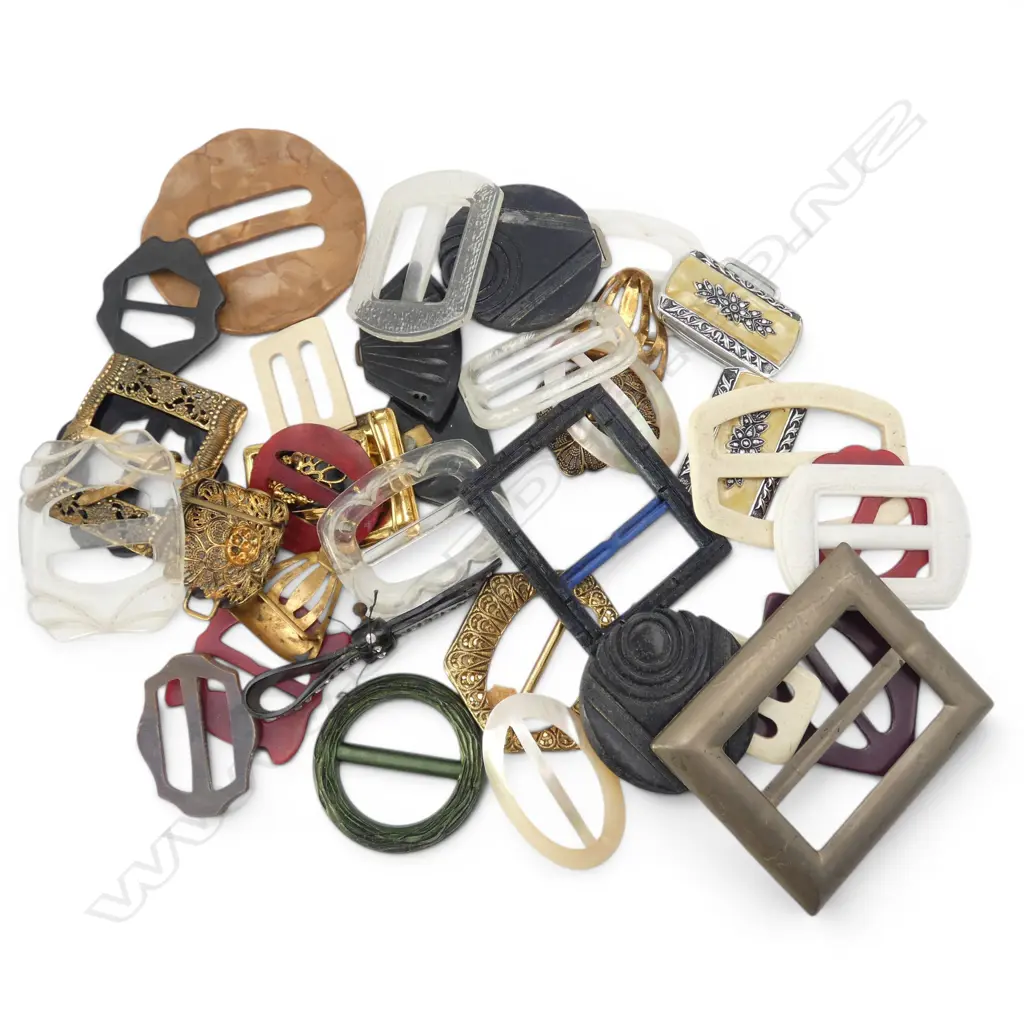ASST. VINTAGE BUCKLES Image 1++