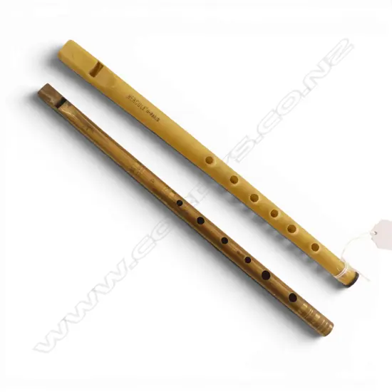 2 WHISTLE / FLUTES Incl. HERCULE U-PARIS CELLULOID L.285mm