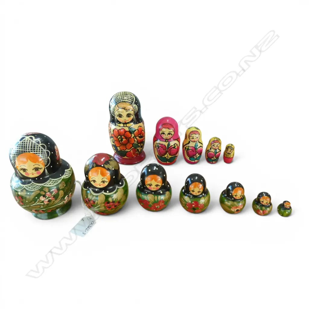2 RUSSIAN NESTING DOLLS, H.120,130mm Image 1++
