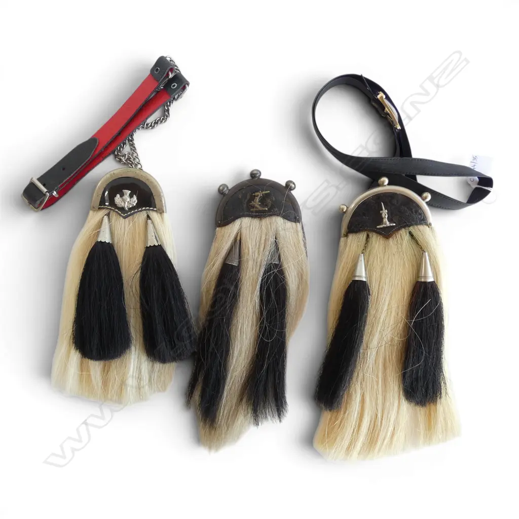 3 SCOTTISH SPORRANS L.300mm Image 1++
