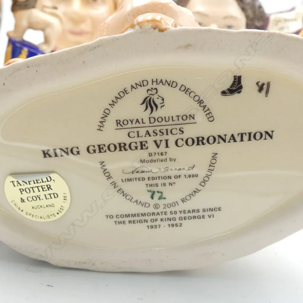 4 MEDIUM SIZE ROYAL DOULTON CHARACTER JUGS QE2 KING EDWARD V11 GEORGE V1  & NORTH STAFF FIFE PLAYER H130MM Image 1++
