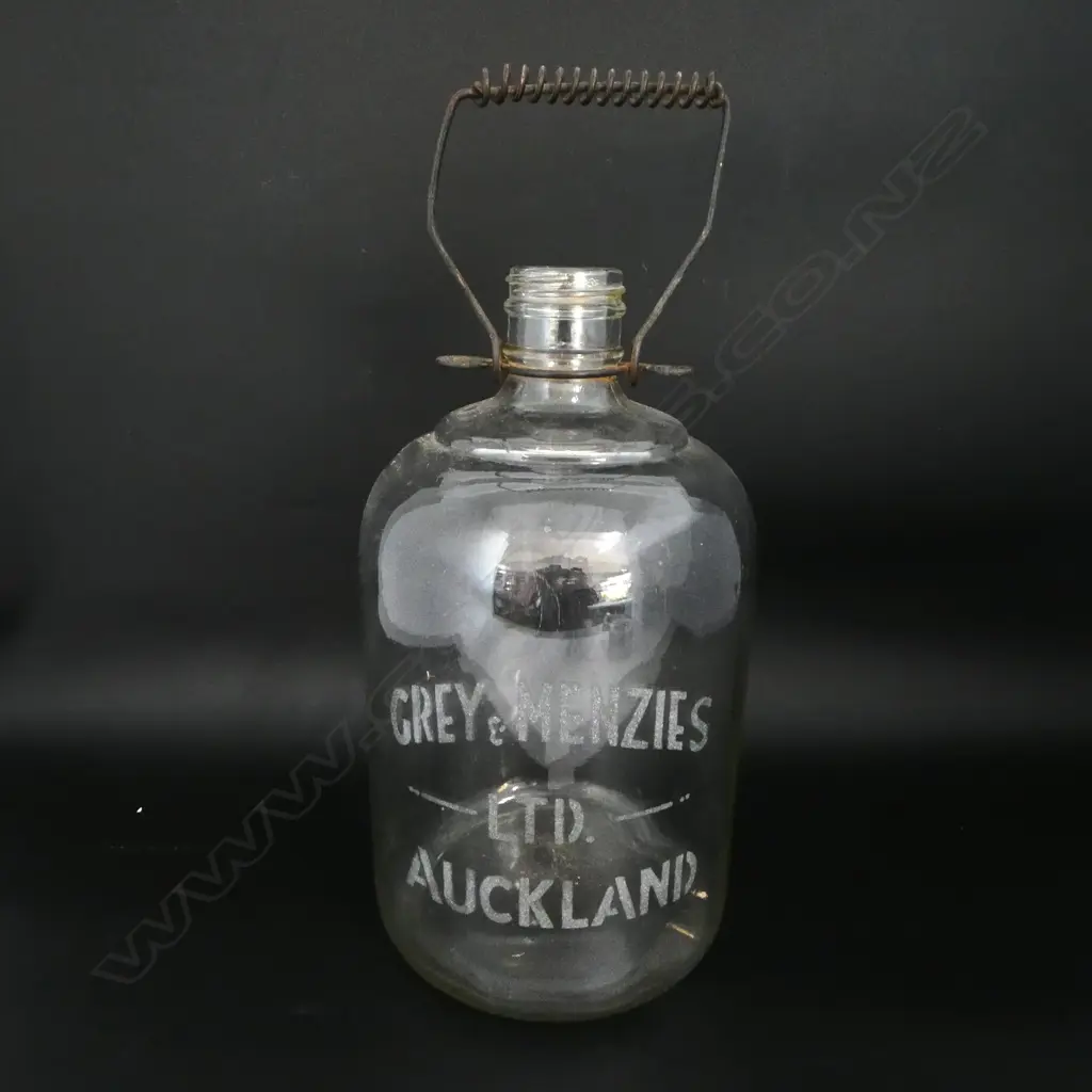 GREY & MENZIES LTD AUCKLAND 1 GALLON FLAGON, H.330MM Image 1++