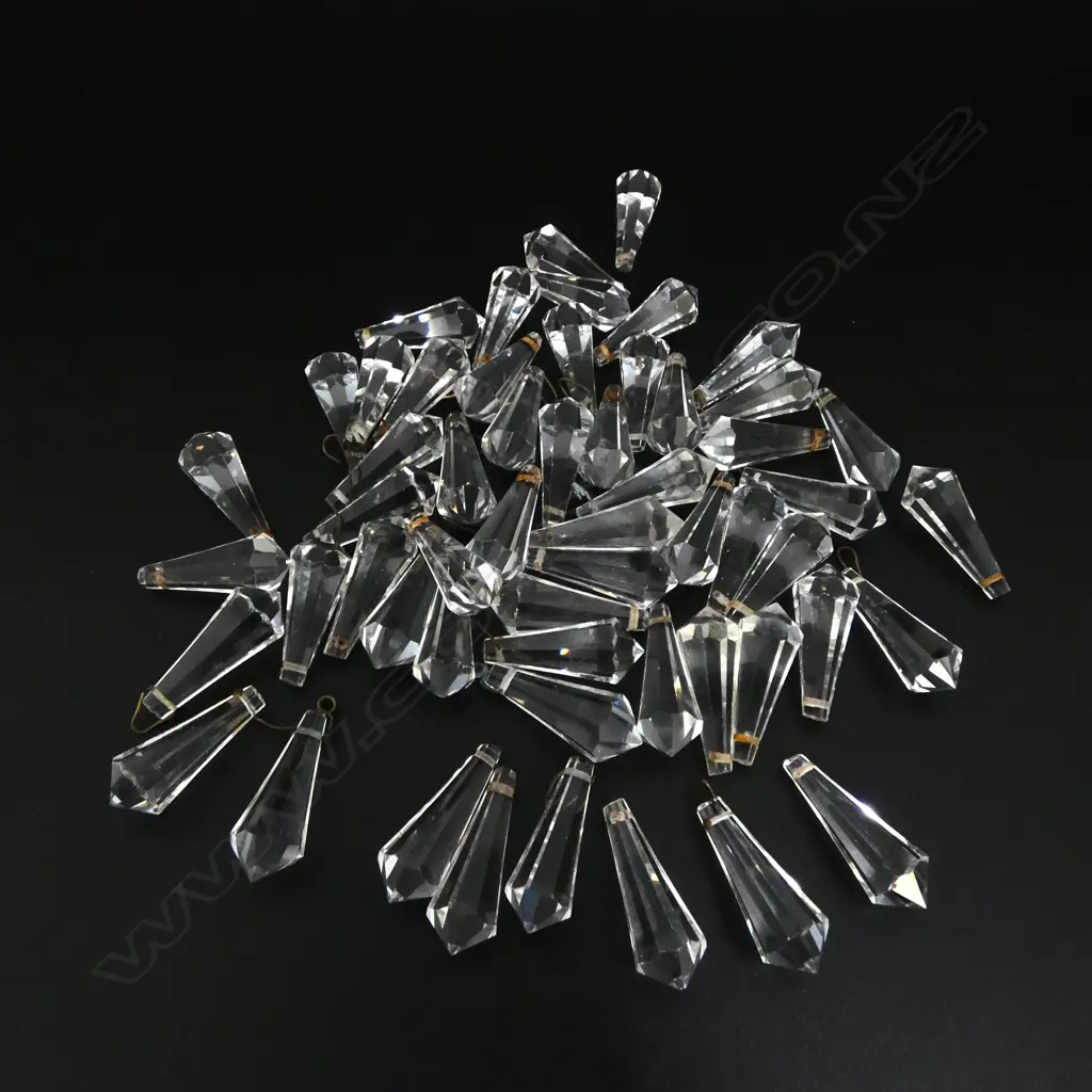 56 VINTAGE CRYSTAL FACETED DROPS, L.35MM Image 1++