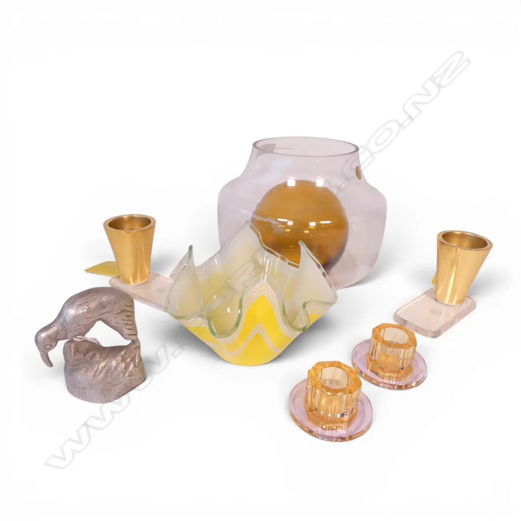 8 DECOR PIECES; 5 CANDLE HOLDERS (2 PRS + 1), HUBSCH GLASS VASE, GLASS HANKY VASE, ALUMINIUM KIWI H.90mm Image 1++