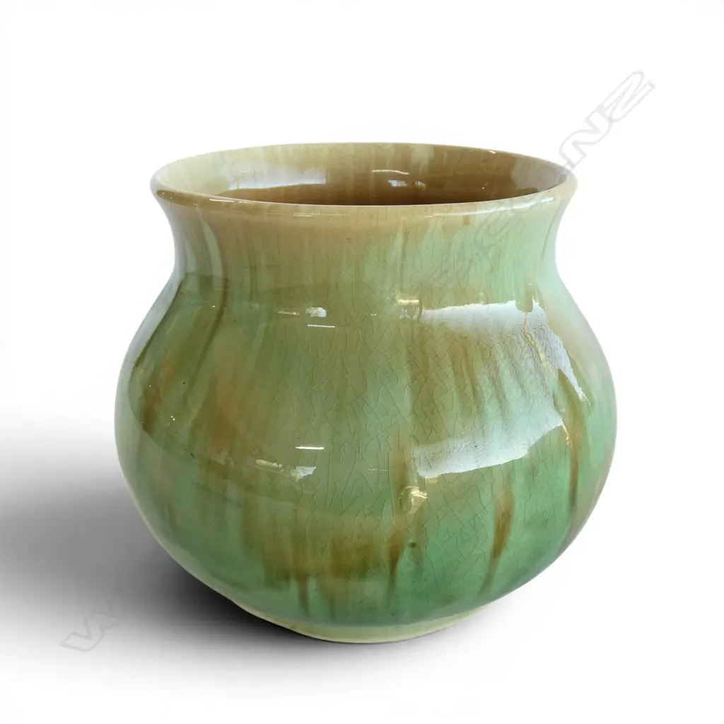 CROWN LYNN AMBRICO GREEN GLAZE VASE star crack H.160mm Image 1++