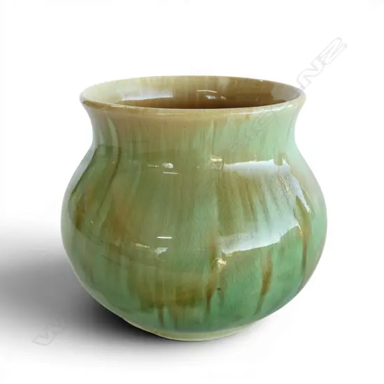 CROWN LYNN AMBRICO GREEN GLAZE VASE star crack H.160mm