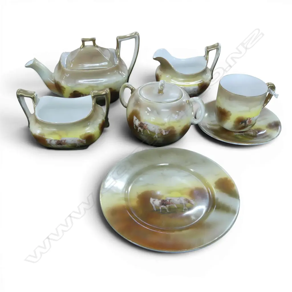 ROYAL BAYREUTH COW PAT. TEA CHINA; TRIO, CREAM, TEAPOT & 2 SUGARS  Image 1++