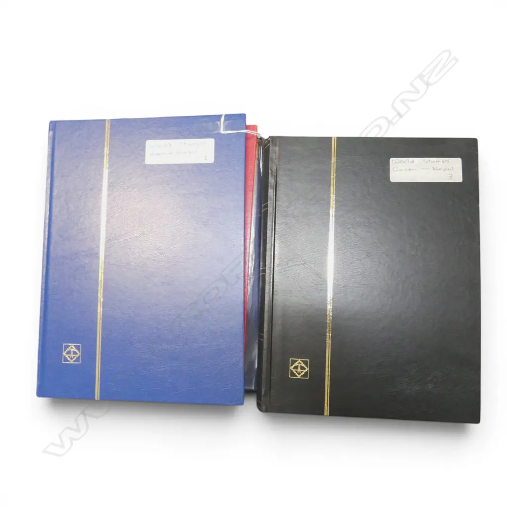5 WORLD STAMP ALBUMS Image 1++