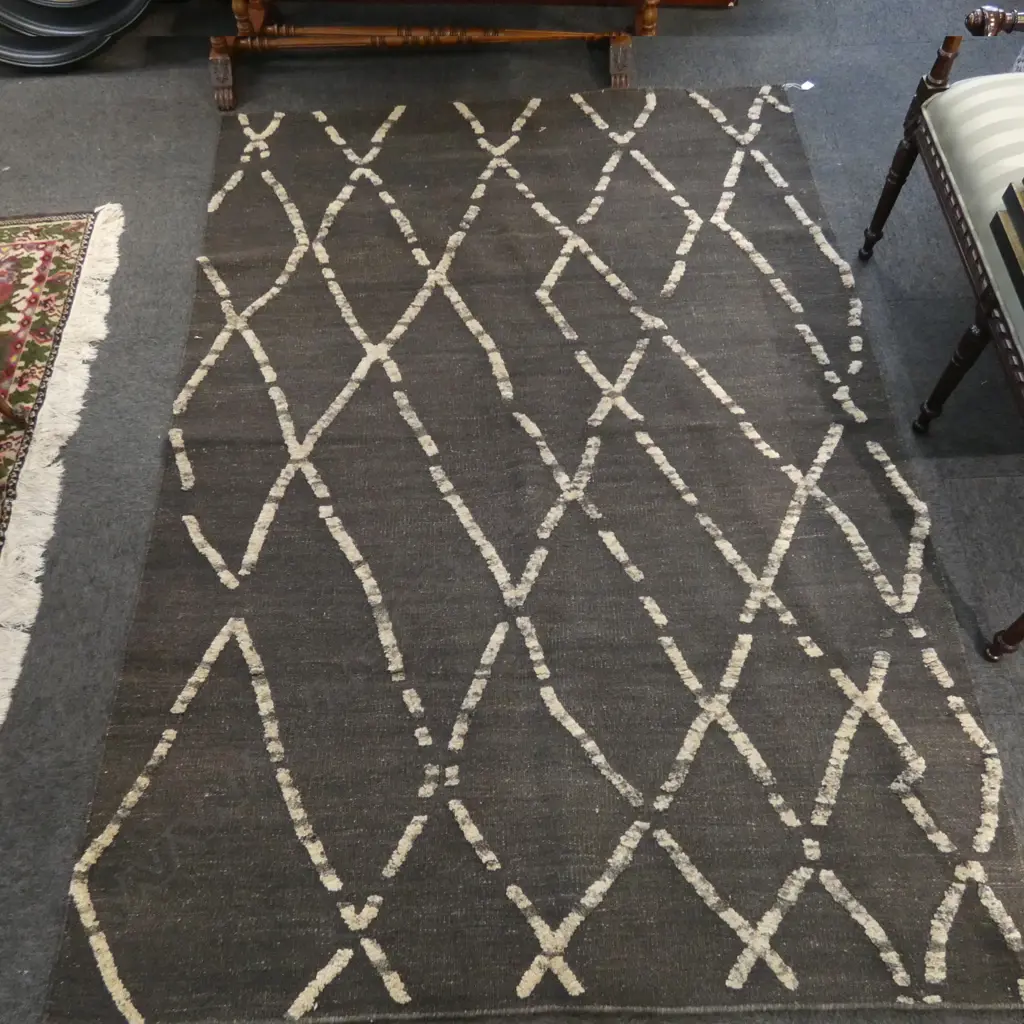 MODERN RUG, COFFEE TONES 2280x1580mm Image 1++