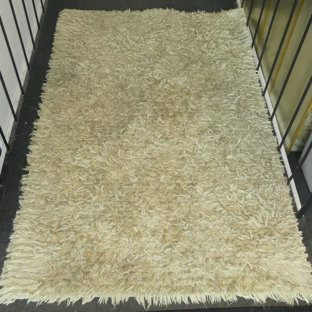 MODERN MACHINED RUG Image 1++