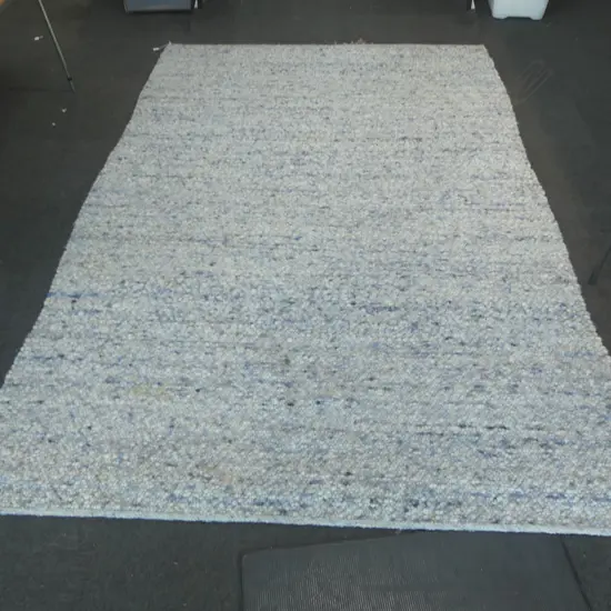 BOUCLE STYLE WOOL RUG 