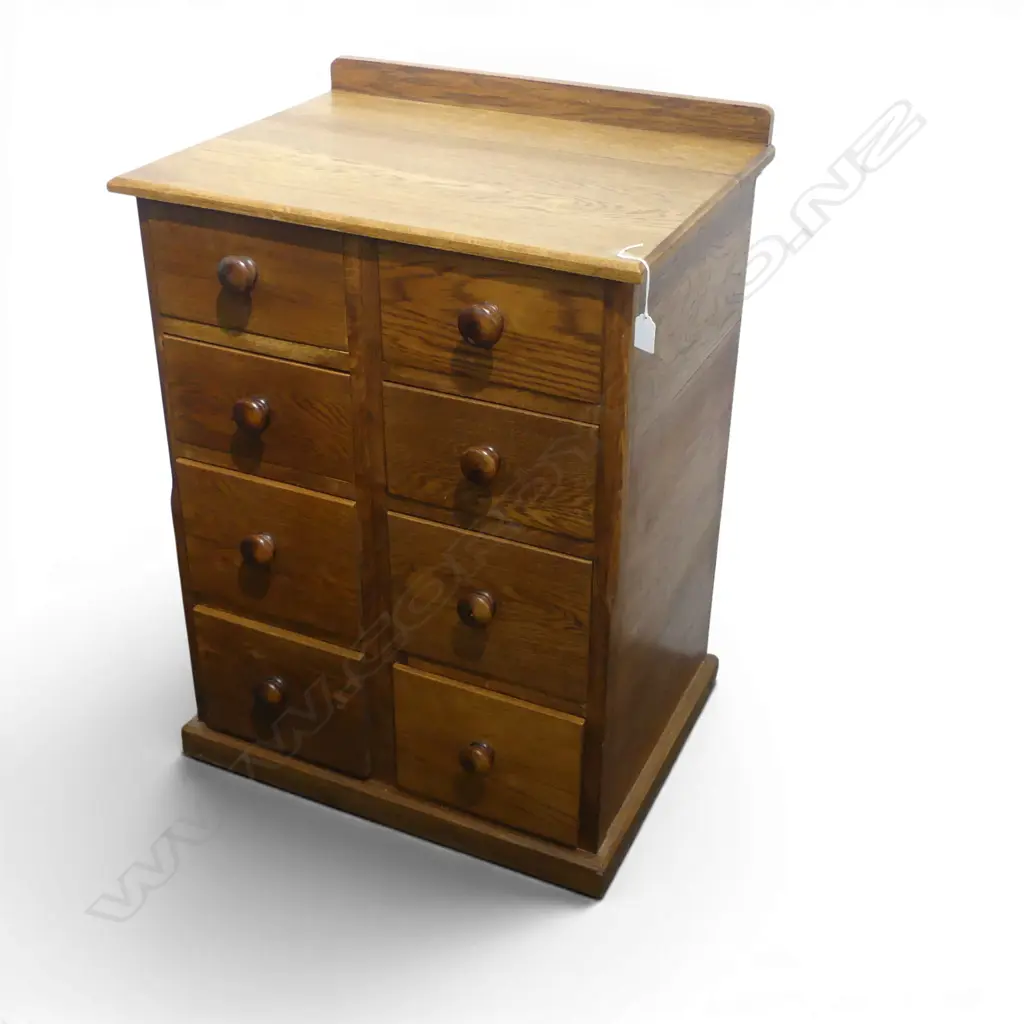 SMALL PROPORTION OAK CHEST OF DRAWERS 600x450x825mm Image 1++