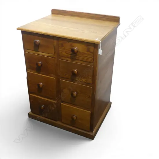SMALL PROPORTION OAK CHEST OF DRAWERS 600x450x825mm