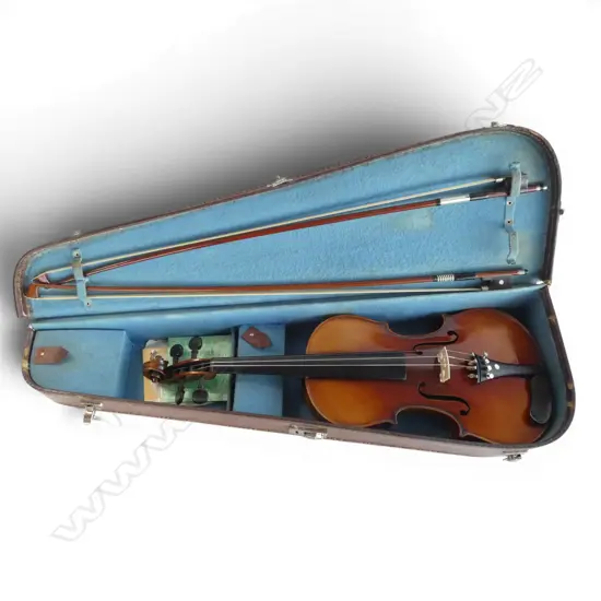 CASED JOSEPH GUARNERIUS VIOLIN WITH TWO BOWS (ERNST MARTIN)