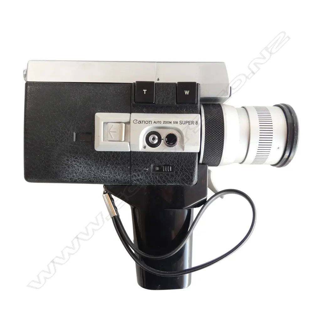 CANNON SUPER 8 CAMERA w. CARRY CASE  Image 1++