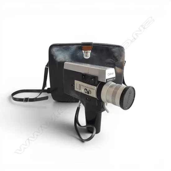 CANNON SUPER 8 CAMERA w. CARRY CASE 