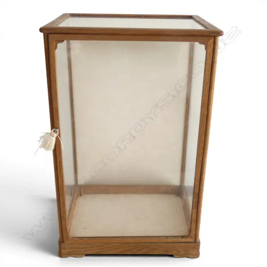 ORIENTAL GLAZED DISPLAY CASE 310x250x485mm