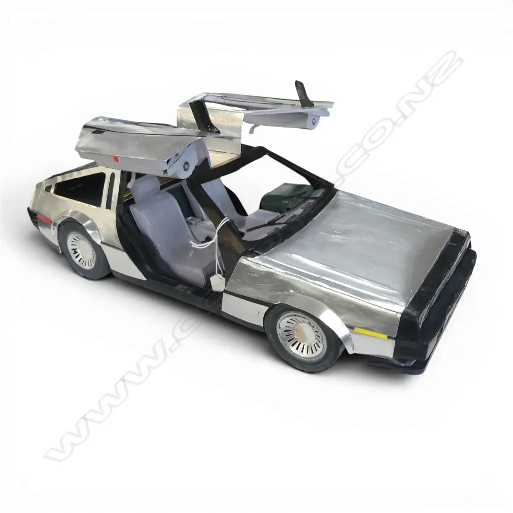 HAND MADE CARDBOARD DELOREAN CAR BY STEFSKI NZ, SIGNED L.465mm  Image 1++
