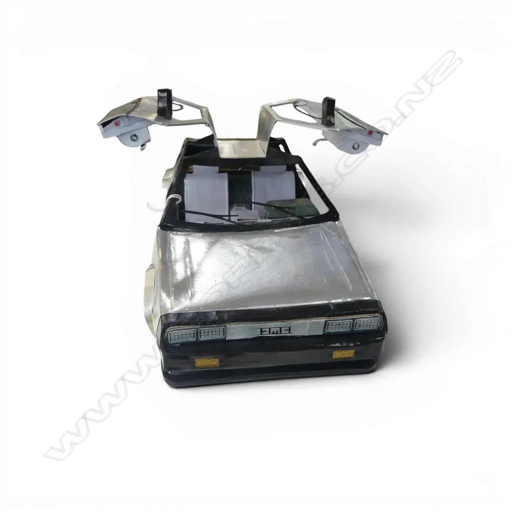 HAND MADE CARDBOARD DELOREAN CAR BY STEFSKI NZ, SIGNED L.465mm  Image 1++